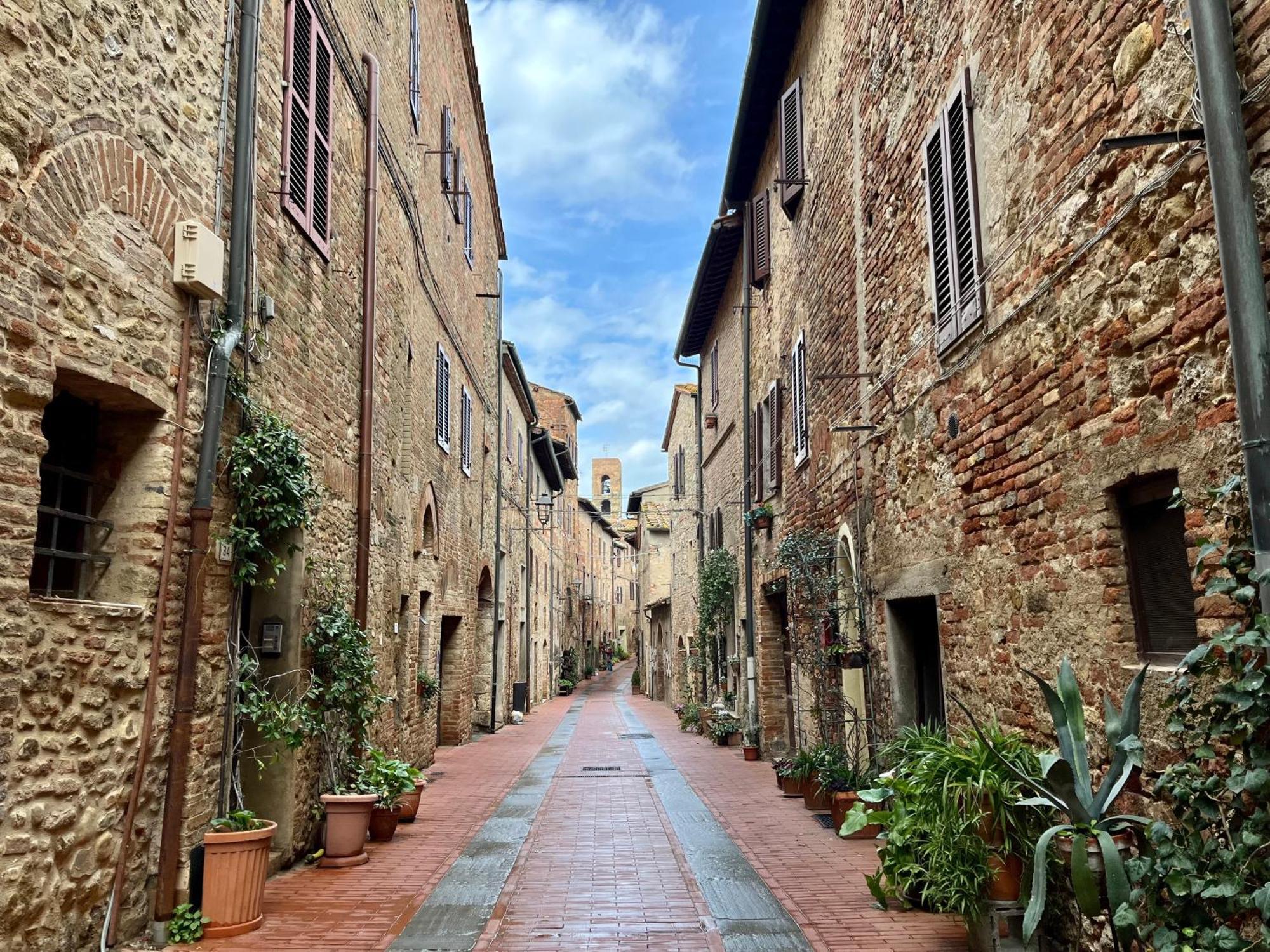 Appartamento Mirella In Centro Storico Casole d'Elsa Exterior photo